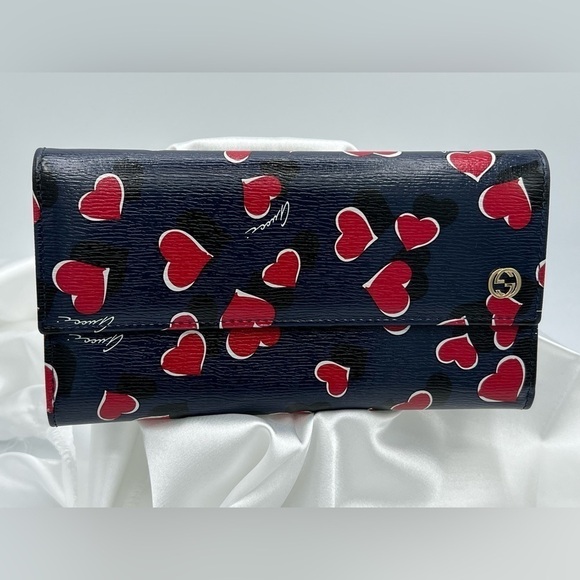 GUCCI Heartbeat Valentines Collection Heart Print Long Wallet - Picture 1 of 6